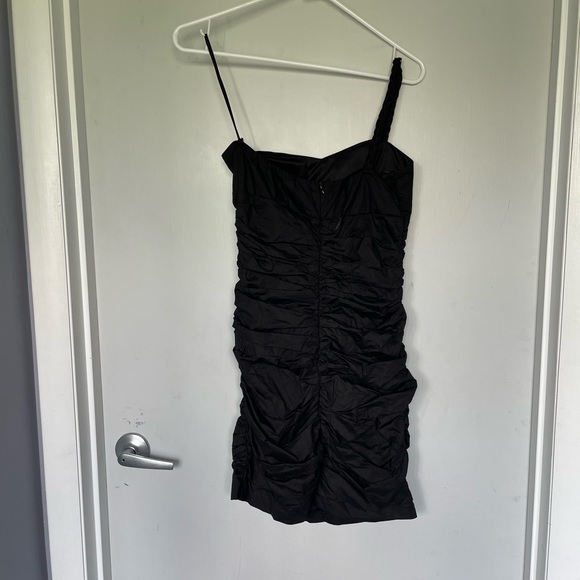 Black Dress - Picture 4 of 5